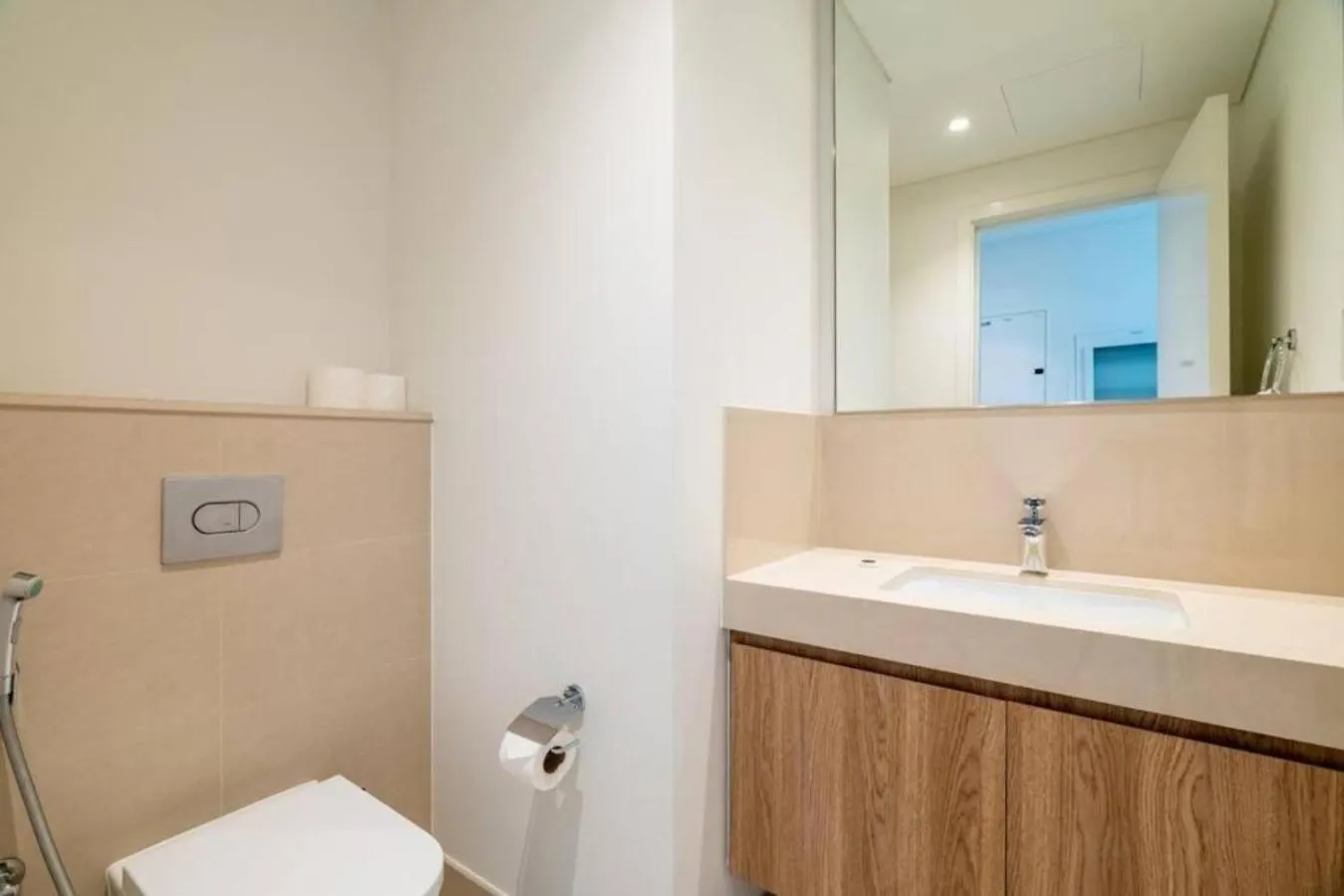 Prime Location Full Burj View In Downtown Dubai Apartment